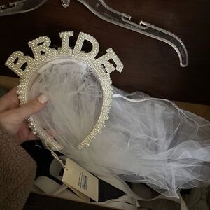 Brand New - Elegant Pearl Bride Headband with Veil
